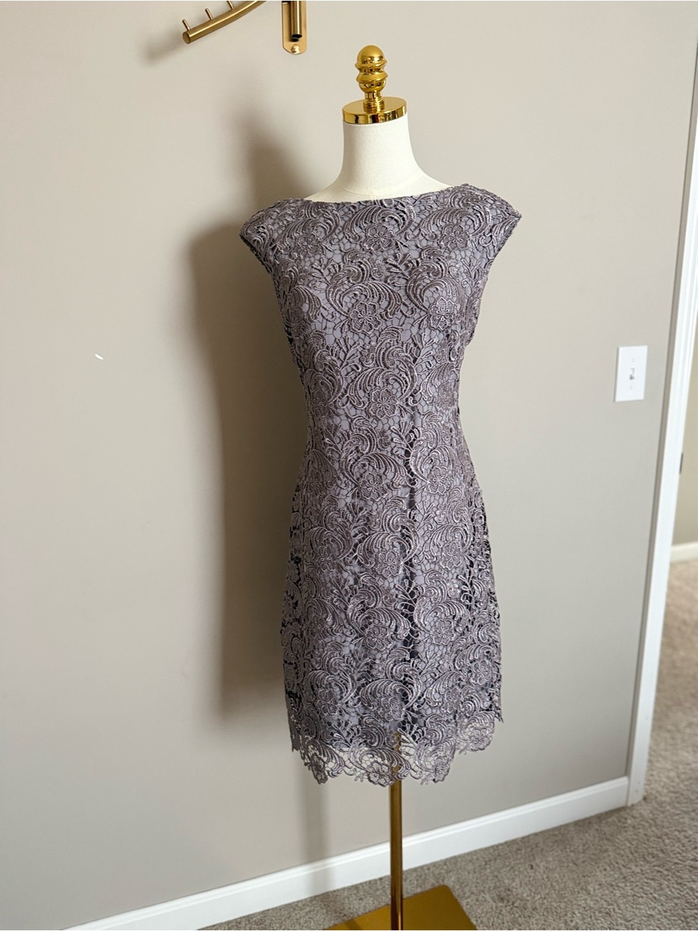 Lauren Ralph Lauren Gray Metallic Lace Sheath Dress | Size 8